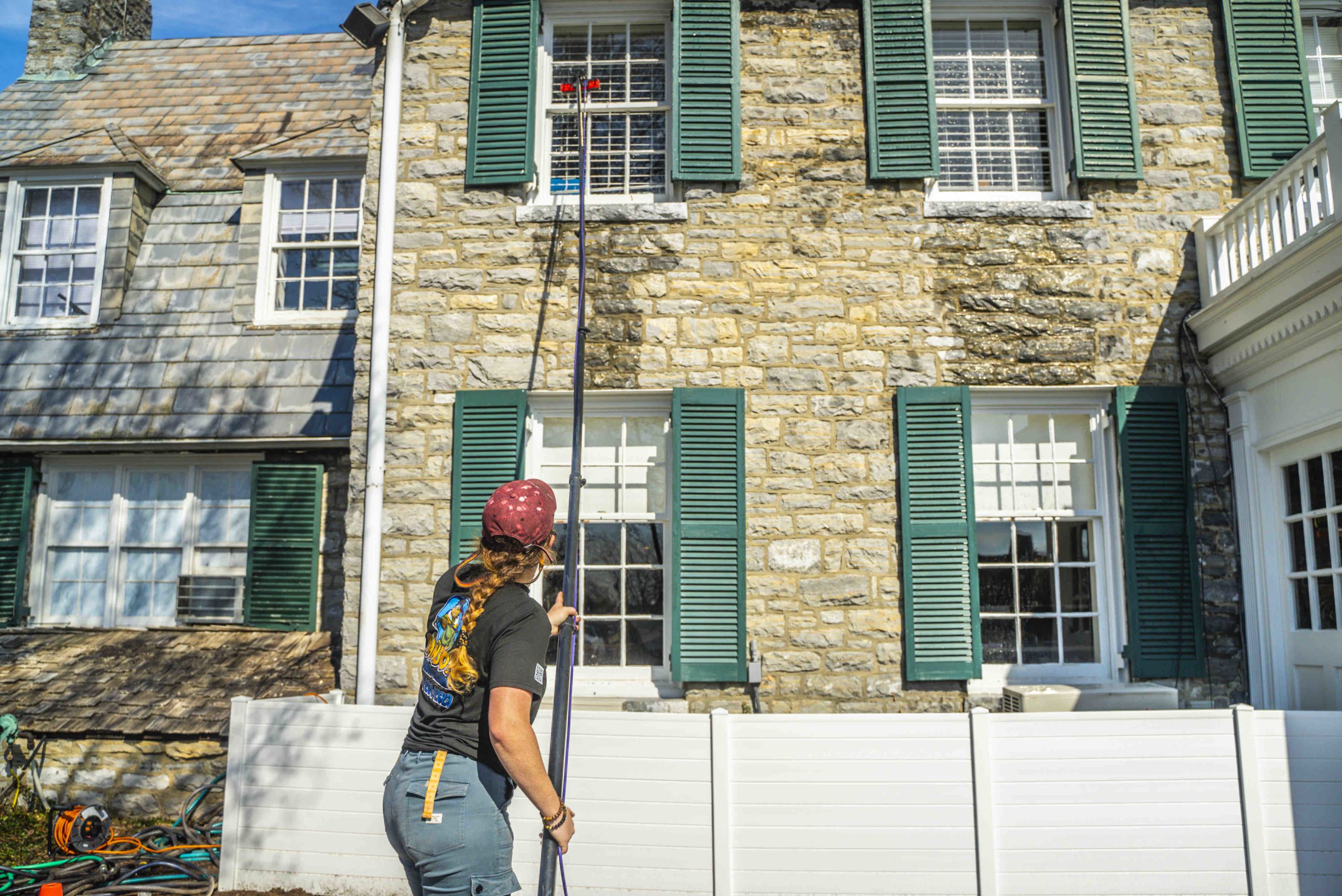The Benefits of Professional Commercial Window Washing 